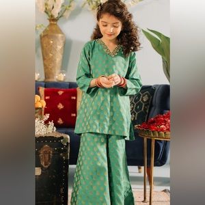 Pakistani girls dress by ethinic
